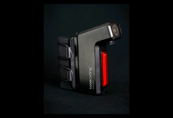 TOOO CYCLING ™ DVR80 Caméra De Sécurité Pour Vélo Avec Éclairage Arrière Intégré Pour Vélotaf 8 TOOO CYCLING ™ DVR80 Caméra De Sécurité Pour Vélo Avec Éclairage Arrière Intégré Pour Vélotaf – Image 6