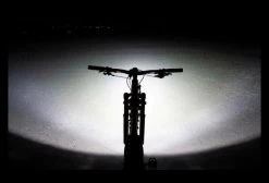 Éclairage Avant Nite Rider Pro 2200 Race -Éclairage Vélo Soldes Boutique unnamed file 180