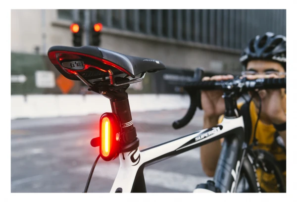 Éclairage Arrière Kryptonite Avenue R-50 COB 4 Éclairage Arrière Kryptonite Avenue R-50 COB – Image 2